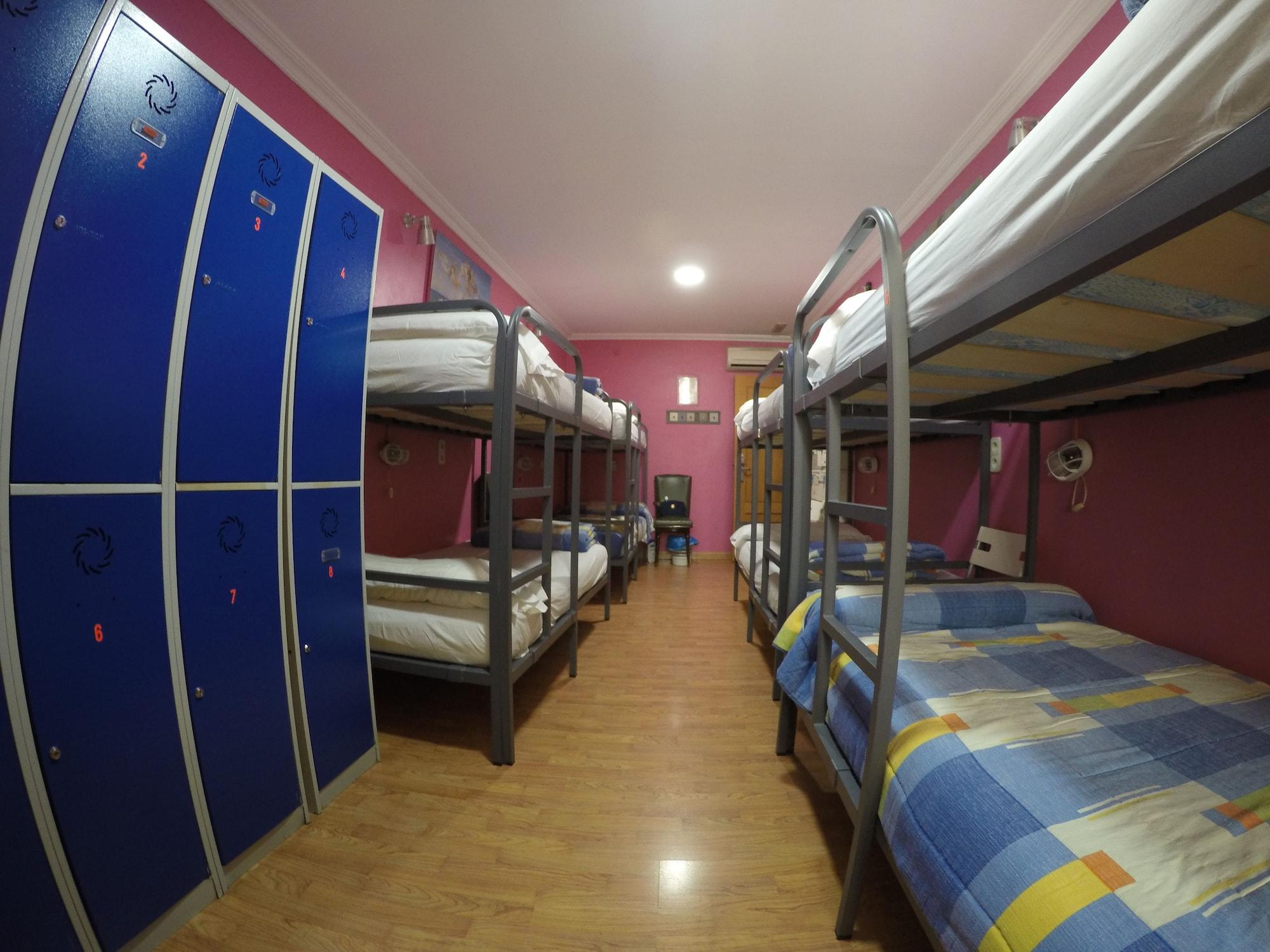 Rc Miguel Angel Hostel Madrid Bagian luar foto Hostel in Madrid, Spain