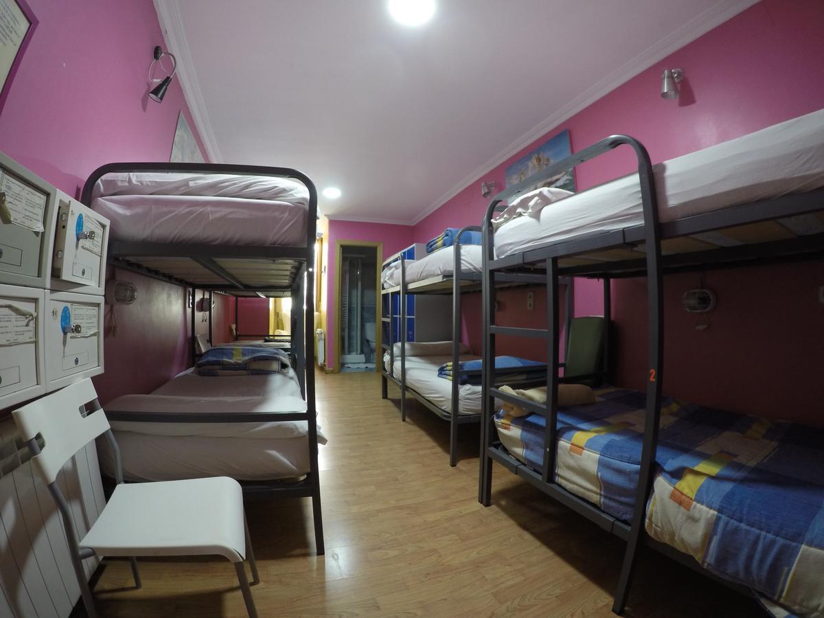 Rc Miguel Angel Hostel Madrid Bagian luar foto Hostel in Madrid, Spain